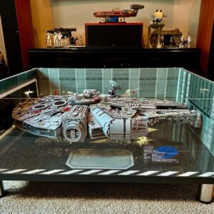 UCS millennium Falcon Table front