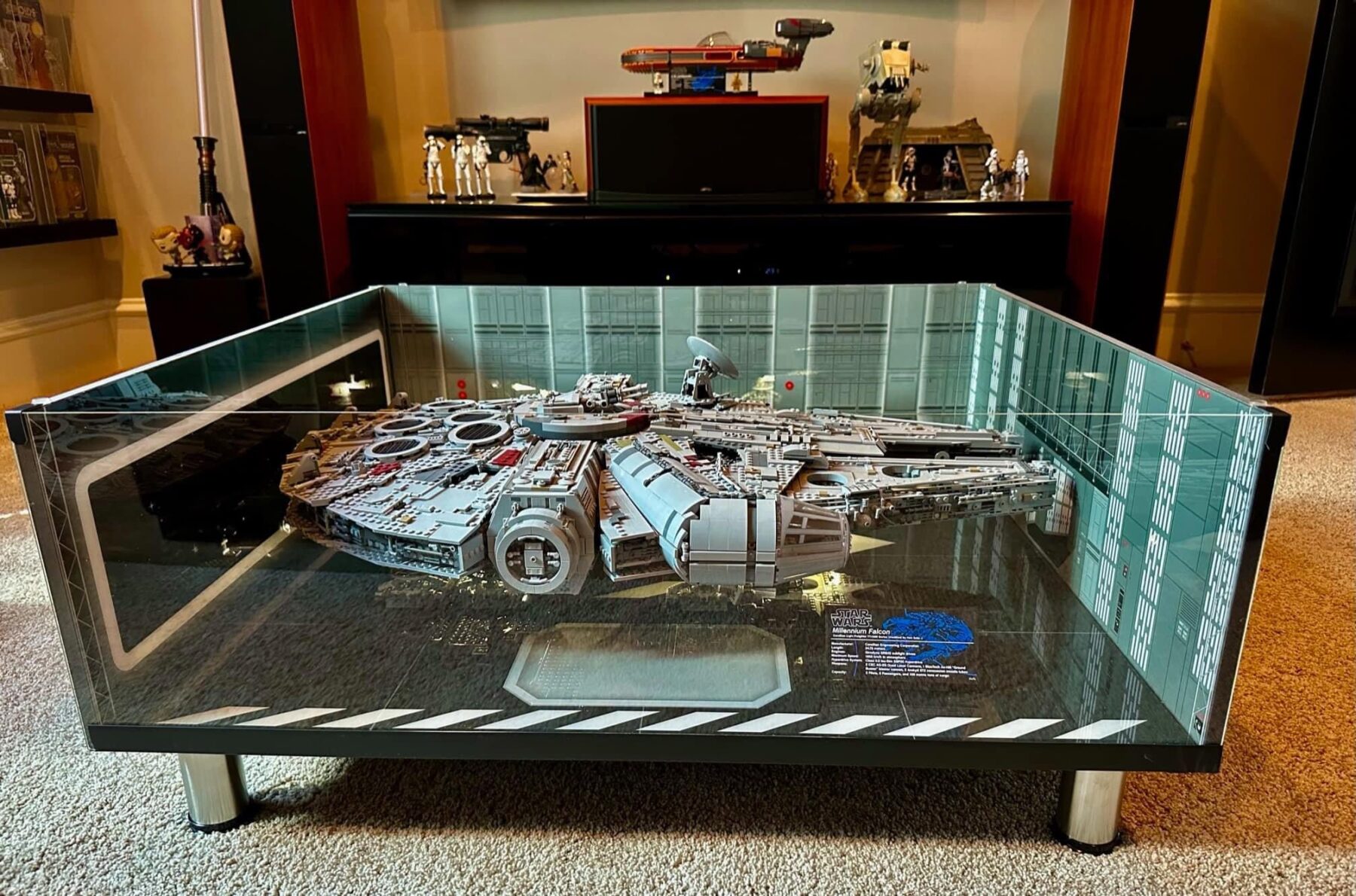 UCS millennium Falcon Table front