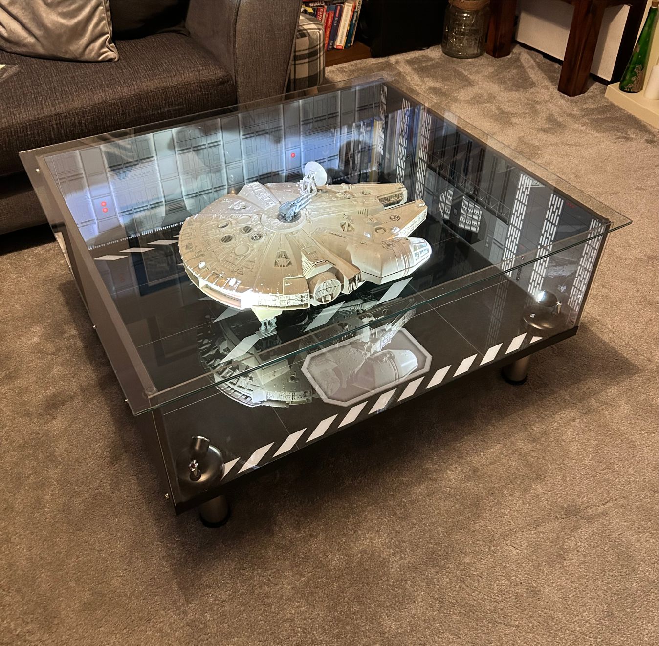 UCS Falcon Table Main Image