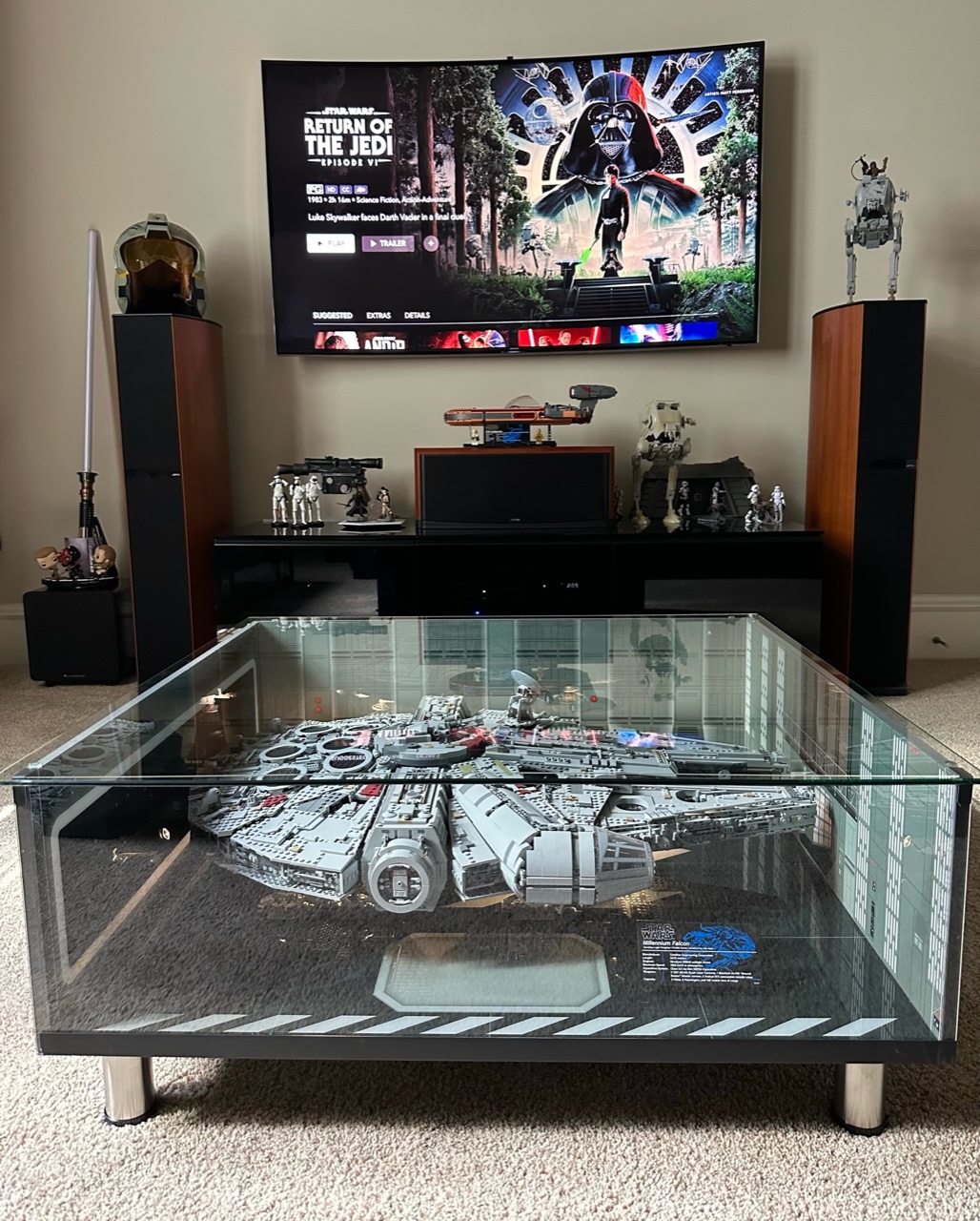 UCS millennium falcon table